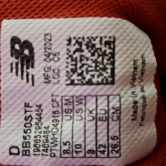 550 New Balance, blood red and white size 8.5 men. - Picture 4 of 4